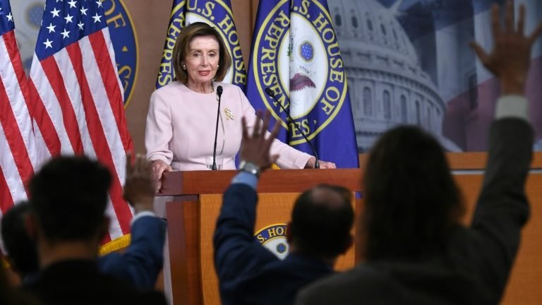 Nancy Pelosi acredita em acordo sobre reformas de Biden em uma semana Nancy Pelosi acredita em acordo sobre reformas de Biden em uma semana