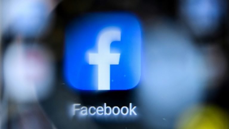 Facebook planeja criar 10 mil empregos na Europa para desenvolver seu ‘metaverso’ Facebook planeja criar 10 mil empregos na Europa para desenvolver seu ‘metaverso’