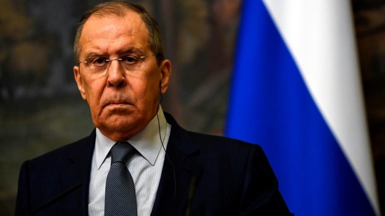 Rússia corta vínculos com a Otan após acusação de espionagem Rússia corta vínculos com a Otan após acusação de espionagem
