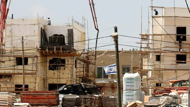 Israel anuncia construção de 1.355 novas casas para colonos Israel anuncia construção de 1.355 novas casas para colonos