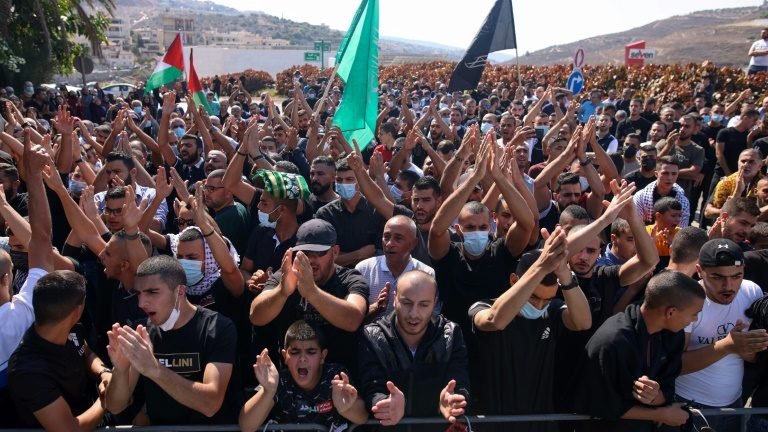 Israel destinará € 8 bilhões para reduzir desigualdade na minoria árabe Israel destinará € 8 bilhões para reduzir desigualdade na minoria árabe