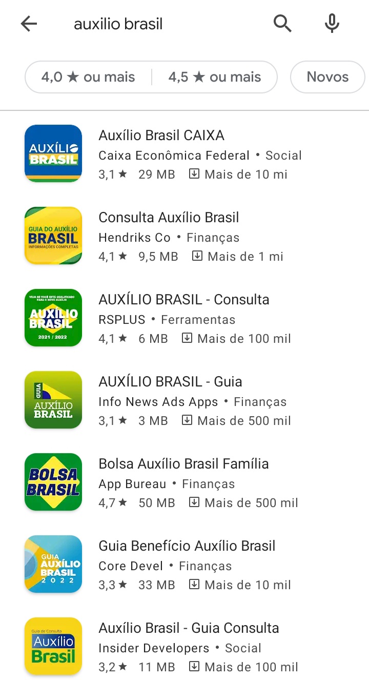 Junto do aplicativo oficial da Caixa (o primeiro da lista) outros apps oferecem "ajuda" para pessoas que querem se informar sobre o Auxílio Brasil