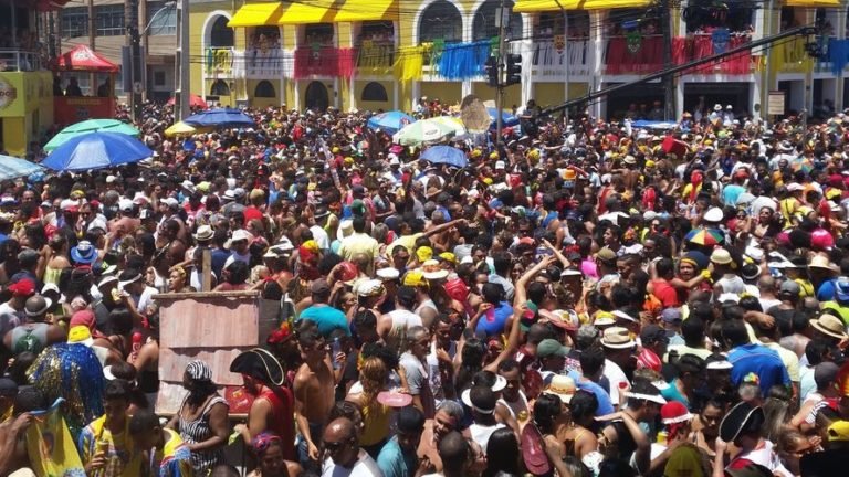 Ao menos 70 cidades do interior de SP cancelam carnaval em 2022