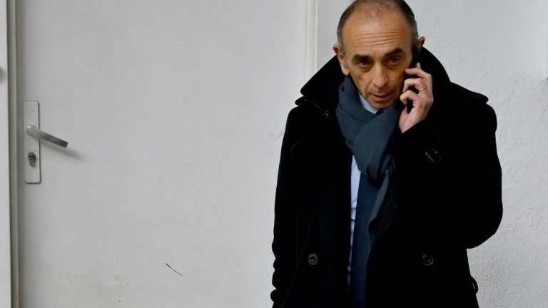 Zemmour, polemista de extrema direita francês, vai anunciar candidatura à Presidência Zemmour, polemista de extrema direita francês, vai anunciar candidatura à Presidência