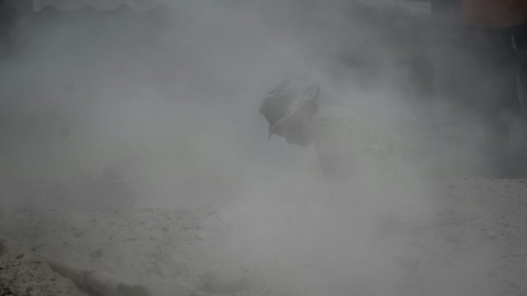 Erupção de vulcão na ilha de Java deixou 34 mortos Erupção de vulcão na ilha de Java deixou 34 mortos