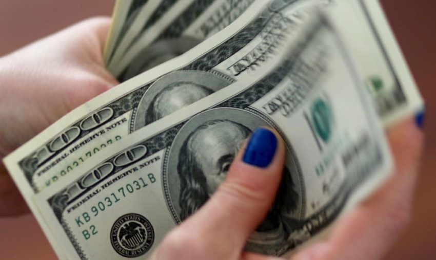 El dólar sube de nuevo en línea con el extranjero bajo precaución para la agenda de la semana
