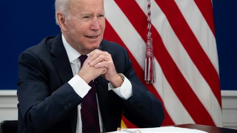 Biden aposta em recuperar produção de semicondutores nos EUA Biden aposta em recuperar produção de semicondutores nos EUA