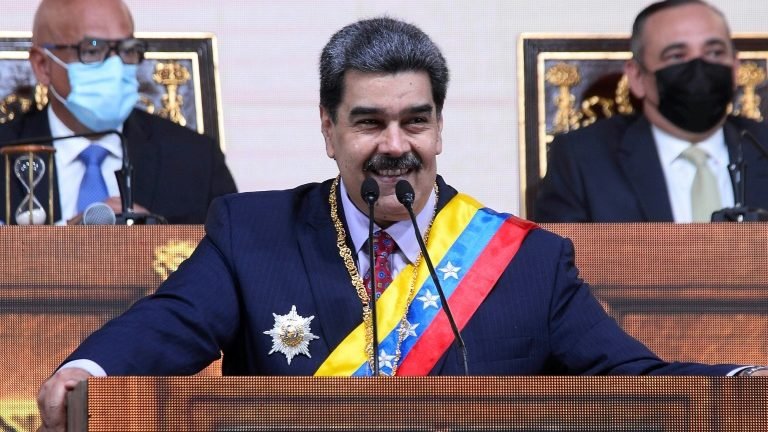 Maduro celebra saída da hiperinflação e projeta crescimento em 2021 Maduro celebra saída da hiperinflação e projeta crescimento em 2021