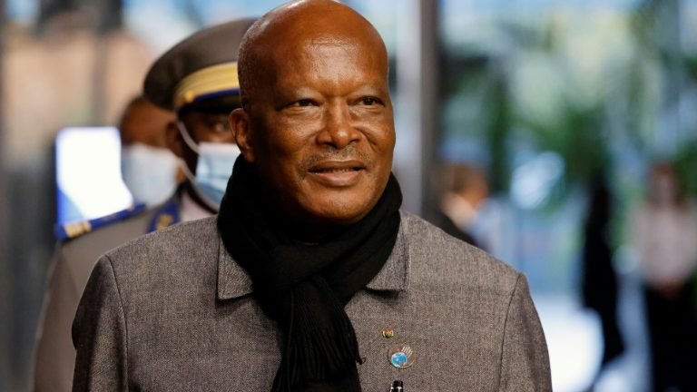 Presidente deposto de Burkina Faso está bem, diz correligionário Presidente deposto de Burkina Faso está bem, diz correligionário