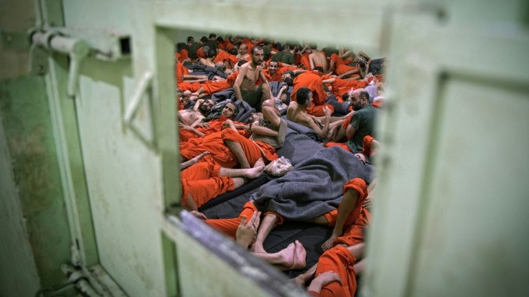 Prisoneiros em Hassake em outubro de 2019 - AFP/Arquivos