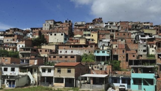 Pesquisa aponta que bilionários concentraram mais renda na pandemia Pesquisa aponta que bilionários concentraram mais renda na pandemia