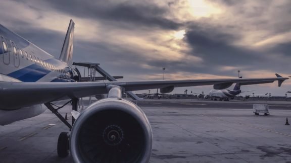 Ameaça de greve pode atingir Receita Federal e aeroportos, diz jornal Ameaça de greve pode atingir Receita Federal e aeroportos, diz jornal