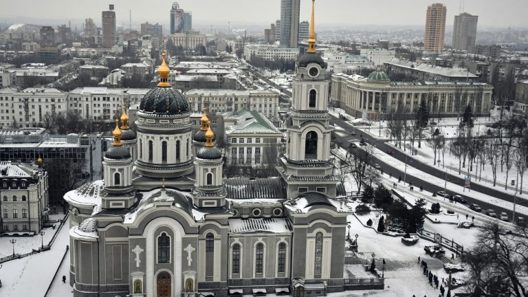 Catedral 'Spaso-Preobrazhensky' em Donetsk, em 19 de janeiro de 2022  - AFP