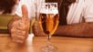 Os pesquisadores verificaram que as pessoas que bebem cerveja apresentaram de 7% a 28% maior risco de contrair covid-19