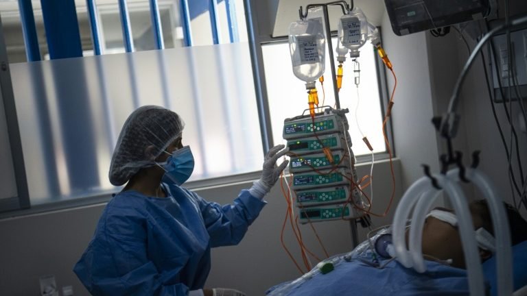 OMS recomenda dois novos tratamentos contra a covid-19 OMS recomenda dois novos tratamentos contra a covid-19