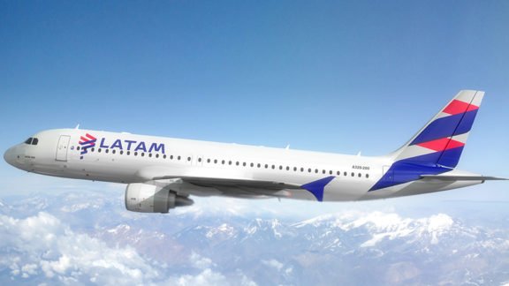 Latam oferece WhatsApp gratuito em 56 aeronaves no Brasil Latam oferece WhatsApp gratuito em 56 aeronaves no Brasil