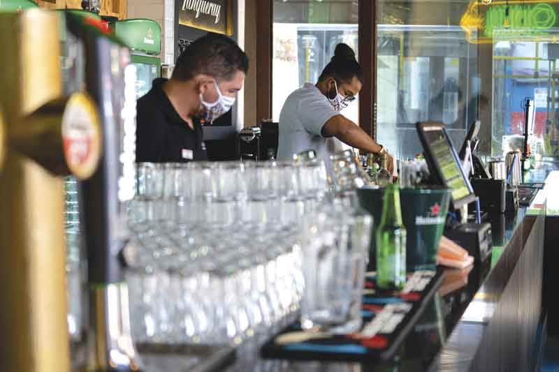 ON THE HIGH In addition to the resumption of flow in bars and restaurants this summer, the increase in the consumption of long necks pressures the scenario for breweries  
