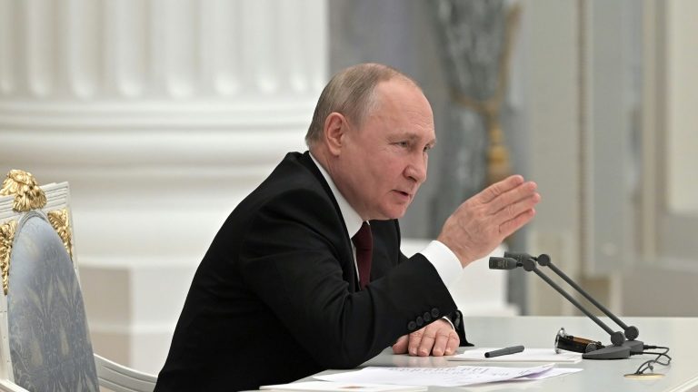 Putin insiste que suas exigências sobre a Ucrânia não são negociáveis