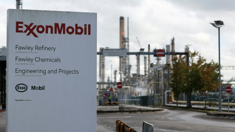 ExxonMobil anuncia retirada progressiva de campo petroleiro na Rússia