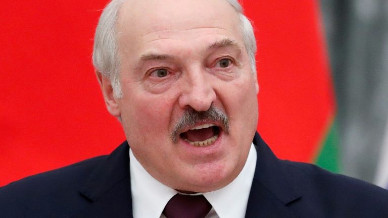 Oposição bielorrussa pede mais presidente contra Lukashenko