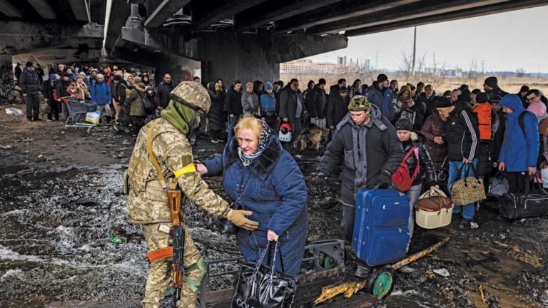SINTOMAS DA GUERRA Bombardeios, resgate e prepara&ccedil;&atilde;o para sair do pa&iacute;s: a invas&atilde;o Russa afeta muito mais os ucranianos, mas n&atilde;o poupa o restante do mundo.