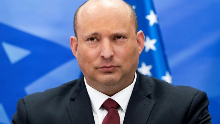 Primeiro–ministro de Israel testa positivo para covid-19 após reunião com Blinken Primeiro–ministro de Israel testa positivo para covid-19 após reunião com Blinken