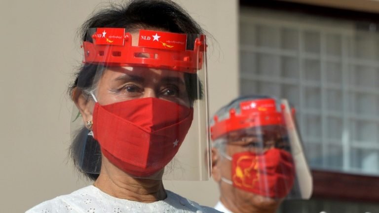 Ex-líder birmanesa Suu Kyi em quarentena após casos covid em seu entorno Ex-líder birmanesa Suu Kyi em quarentena após casos covid em seu entorno