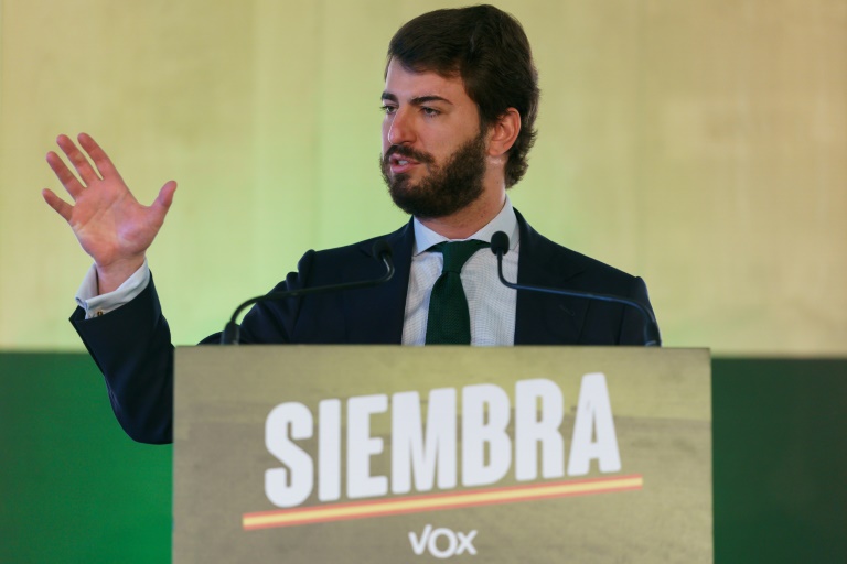 Por primera vez en España la extrema derecha entra en el Gobierno regional