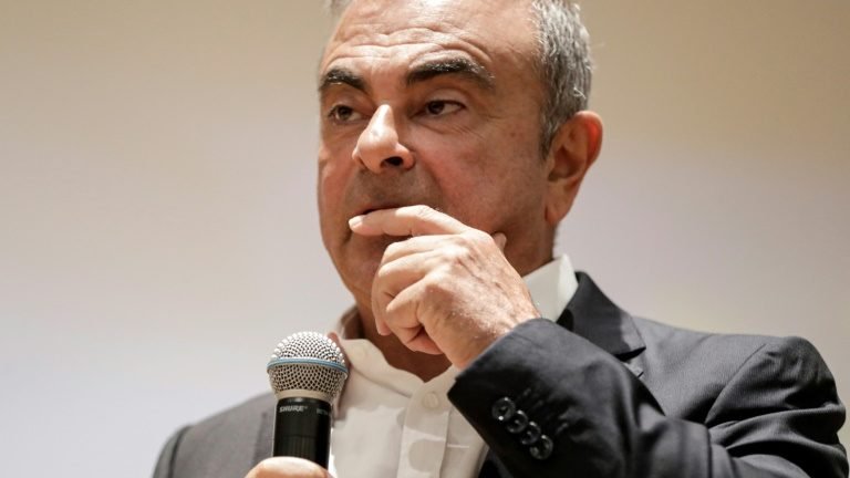 França emite ordem de prisão internacional contra Carlos Ghosn França emite ordem de prisão internacional contra Carlos Ghosn
