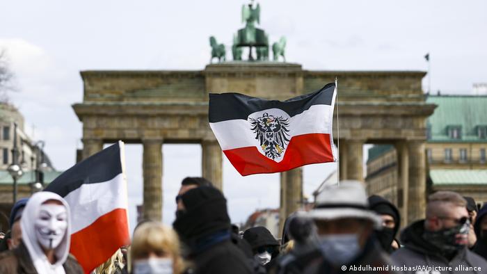 Alemanha tem alta de extremismo entre militares e policiais