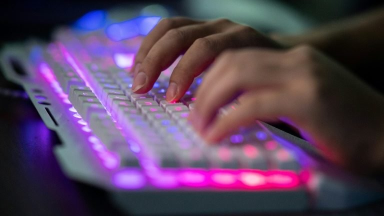 Médico venezuelano é acusado nos EUA de vender programas de informática para roubo de dados Médico venezuelano é acusado nos EUA de vender programas de informática para roubo de dados