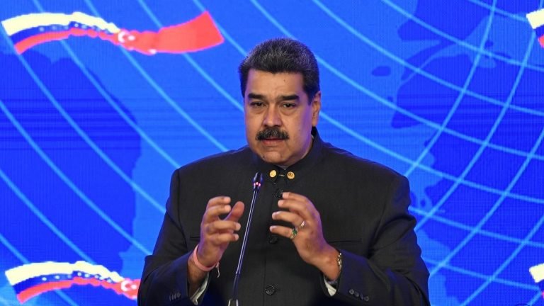 Maduro acusa Estados Unidos de ‘discriminação de povos inteiros’ na Cúpula das Américas Maduro acusa Estados Unidos de ‘discriminação de povos inteiros’ na Cúpula das Américas
