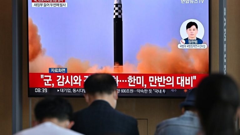 Coreia do Norte disparou ‘suposto míssil intercontinental’, indica Exército sul-coreano Coreia do Norte disparou ‘suposto míssil intercontinental’, indica Exército sul-coreano