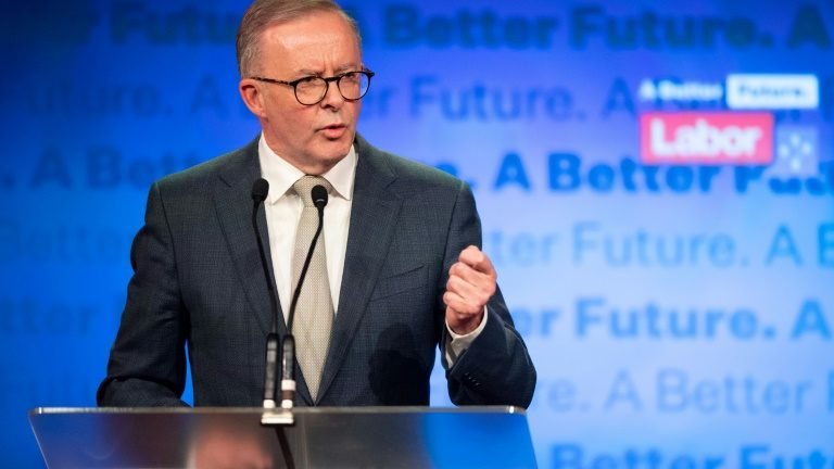 Líder trabalhista australiano vence eleições e promete combater mudança climática Líder trabalhista australiano vence eleições e promete combater mudança climática