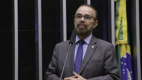 Lincoln Portela, da bancada evangélica, é eleito vice-presidente da Câmara Lincoln Portela, da bancada evangélica, é eleito vice-presidente da Câmara