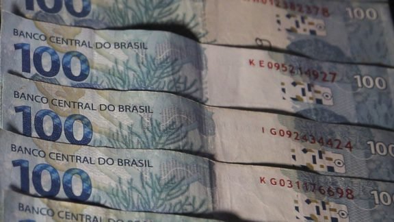 Saques de R$ 1.000 do FGTS: confira a data dos últimos 4 pagamentos Saques de R$ 1.000 do FGTS: confira a data dos últimos 4 pagamentos