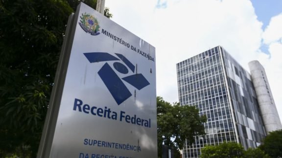 Receita Federal alerta para golpe na restituição do Imposto de Renda Receita Federal alerta para golpe na restituição do Imposto de Renda