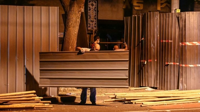 China reduz pela metade duração de quarentena para chegadas do exterior China reduz pela metade duração de quarentena para chegadas do exterior