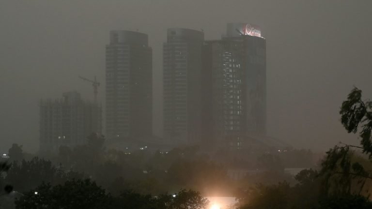 Talibãs paquistaneses prorrogam cessar-fogo em Islamabad Talibãs paquistaneses prorrogam cessar-fogo em Islamabad