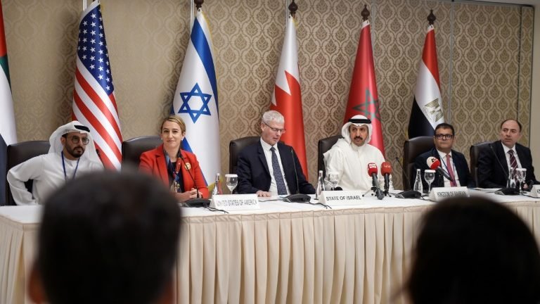 Diplomatas de Israel, EUA e países árabes se reúnem antes de visita de Biden Diplomatas de Israel, EUA e países árabes se reúnem antes de visita de Biden