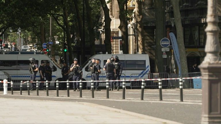 Prisão perpétua para o principal acusado de atentados em Paris em 2015 - AFP