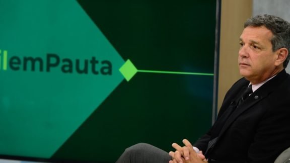 Petroleiros marcam protesto para esta segunda (27) contra novo presidente da Petrobras Petroleiros marcam protesto para esta segunda (27) contra novo presidente da Petrobras