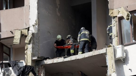Rússia intensifica ataques de mísseis contra a Ucrânia enquanto líderes do G7 se reúnem Rússia intensifica ataques de mísseis contra a Ucrânia enquanto líderes do G7 se reúnem