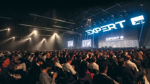 Expert XP 2022 mira na diversidade: saiba por que esse tipo de agenda transforma o evento num grande festival pop Expert XP 2022 mira na diversidade: saiba por que esse tipo de agenda transforma o evento num grande festival pop