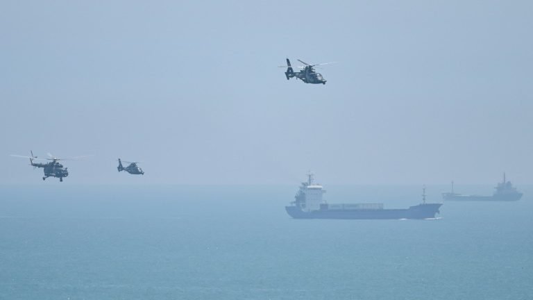 Manobras militares chinesas revelam planos de bloqueio de Taiwan, afirmam analistas Manobras militares chinesas revelam planos de bloqueio de Taiwan, afirmam analistas