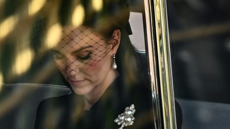 Catherine e o desafio em suceder Diana como princesa de Gales Catherine e o desafio em suceder Diana como princesa de Gales