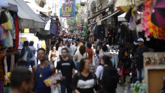 Vendas do comércio caem 0,7% em setembro e 0,3% no 3º trimestre, diz Boa Vista