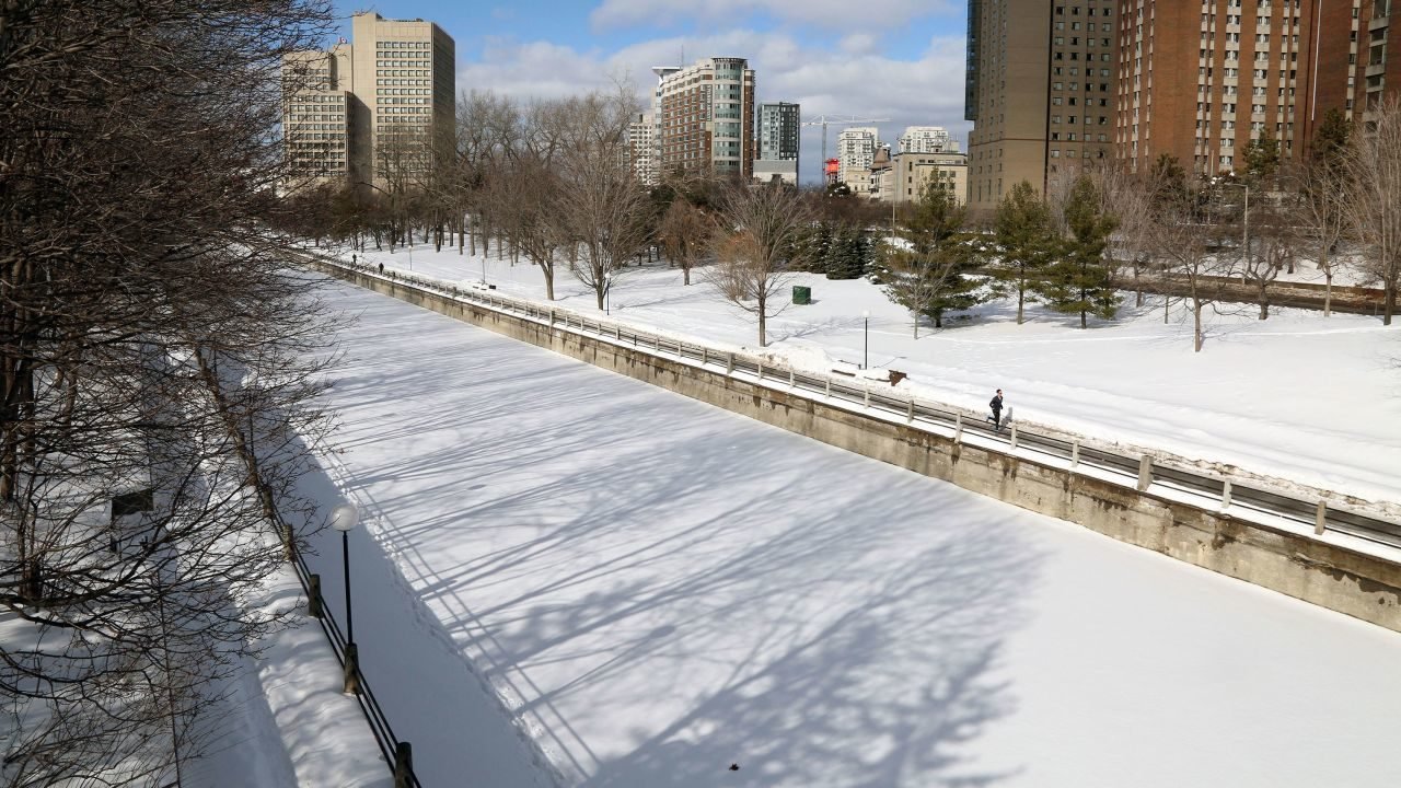 The world's largest outdoor ice rink is closed due to lack of ice