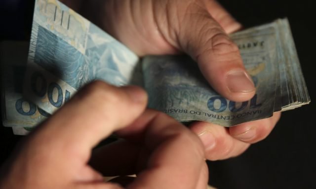 Entenda a relação entre arcabouço fiscal e reforma tributária e como isso vai mexer com seu bolso - ISTOÉ DINHEIRO
