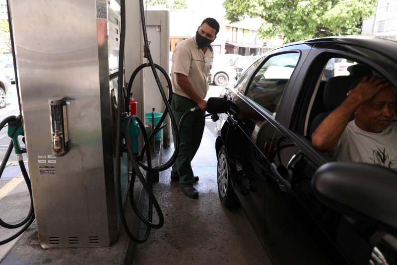 Preço do diesel fecha semana estável nos postos do Brasil; gasolina e etanol sobem Preço do diesel fecha semana estável nos postos do Brasil; gasolina e etanol sobem